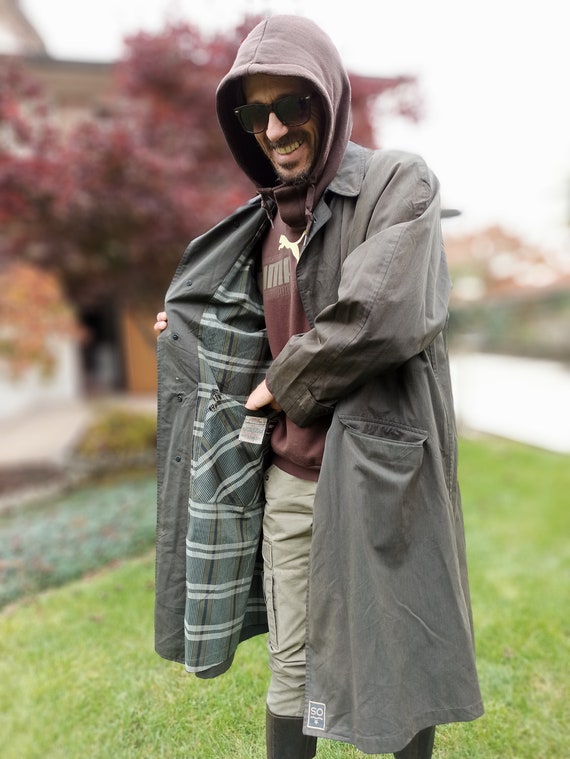 Vintage military green tg waterproof trench coat.