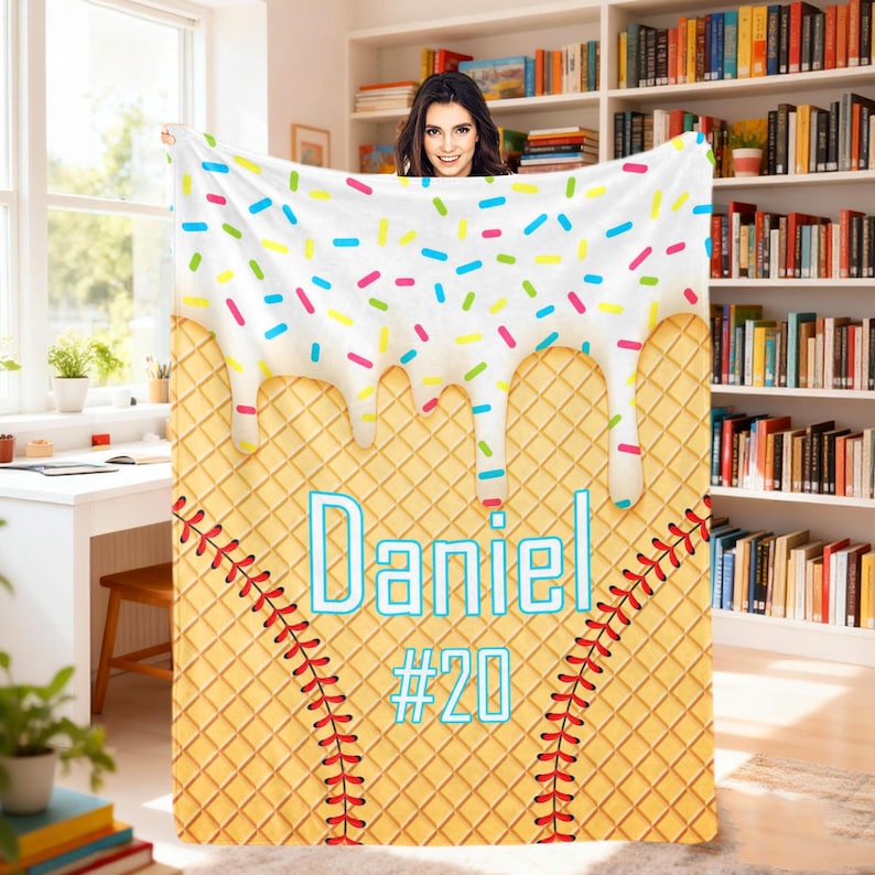 Personalized Ice Cream Baseball Blanket: Custom IceCream Drip Design Gifts for Kids afbeelding 5