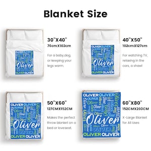 K&ouml;nnte beinhalten: Eine Gr&ouml;&szlig;entabelle f&uuml;r eine blaue Decke mit dem Namen Oliver in verschiedenen Schriftarten und Gr&ouml;&szlig;en. Vier Optionen werden gezeigt: 76 cm mal 102 cm, 102 cm mal 127 cm, 127 cm mal 152 cm und 152 cm mal 203 cm, jeweils auf einem wei&szlig;en Bett.