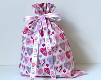 small fabric gift bolsas