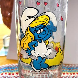 Vintage 1982 Smurfette Smurfs Pint Glass Drinkware