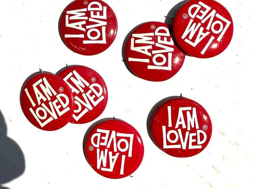 Vintage 1980s Helzberg's Diamonds I Am Loved Red Pinback Pin - Etsy