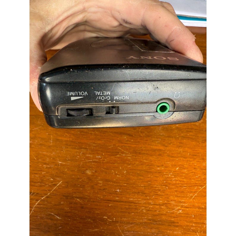 Walkman Sony vintage de los años 80, modelo WM-EX10 (sin auriculares) imagen 3