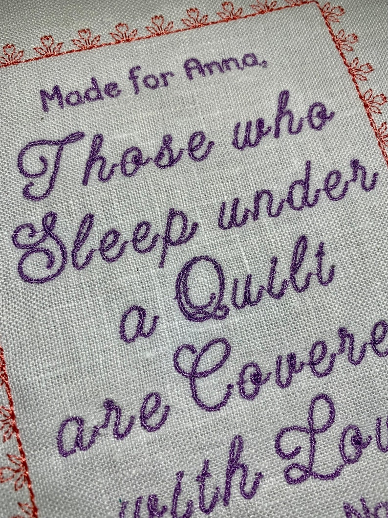 Diejenigen, die unter einer Decke schlafen, sind mit Liebe bedeckt, Quilt-Etikett, für Quilt, Personalisiert, handgefertigt, Patchwork, maschinengestickt Bild 4