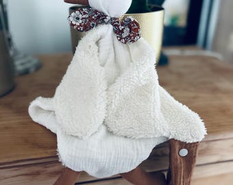 Baby goose comforter, cotton gauze and sheep comforter, duck comforter with pacifier clip, custom-made comforter.