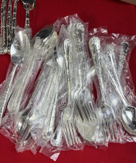 WM Rogers & Son Enchanted Rose Silverplate Flatware Set, 42 Piece