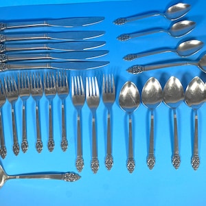 S.S.S. By Oneida Flatware 25 Pieces Set