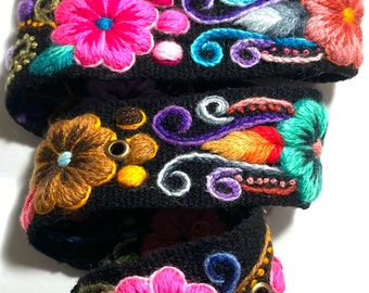 Damen-Gürtel mit Stickerei aus Wolle, handgefertigt, Größe M/L, Peru – Artikel in den USA