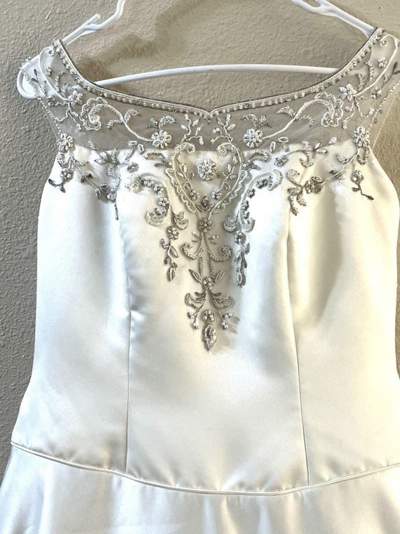 Jasmine Ivory French Satin Ball Gown Wedding Dress Size 16 Embroidery With Veil
