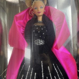 1998 Happy Holidays Special Edition Barbie Doll Mattel No. 20200- Damaged Box