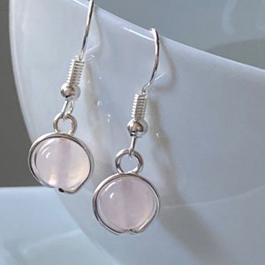 Pink rose quartz earrings. Rose quartz gemstone earrings. Silver plated earrings.Silver and pink gemstone-earring. Valentines  gifts for her
