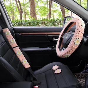 Copri volante per donna all'uncinetto, copri cintura di sicurezza con fiore margherita carino, sottobicchiere per auto all'uncinetto, copri volante per auto fatto a mano, regalo per lei
