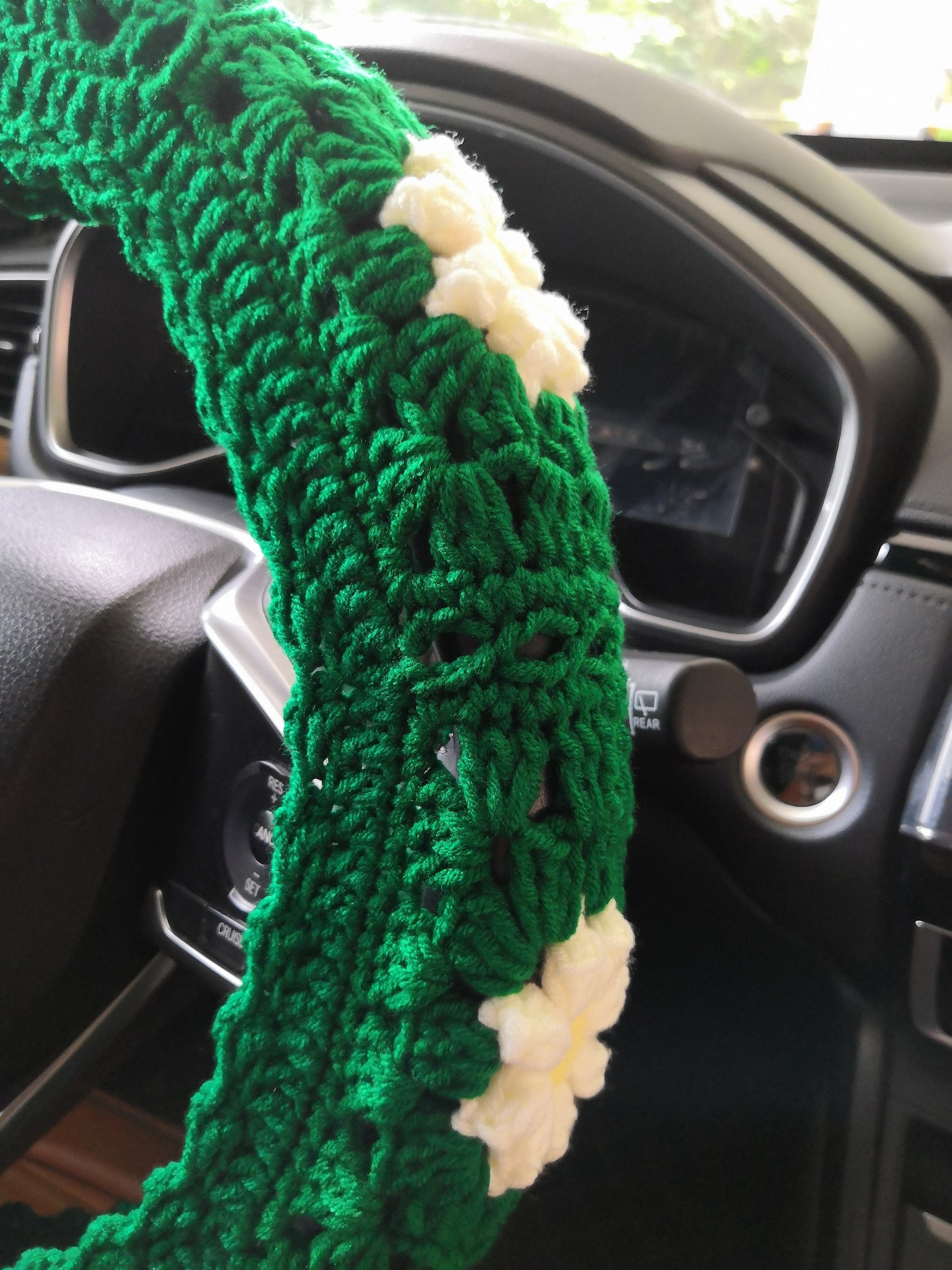 Crochet Daisy Steering Wheel Coversteering Wheel Coverdaisy Etsy