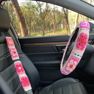 Coprivolante rosa per auto, coprivolante con fiori di galsang all'uncinetto, coprivolante carino, copricintura di sicurezza per auto all'uncinetto, regalo per lei