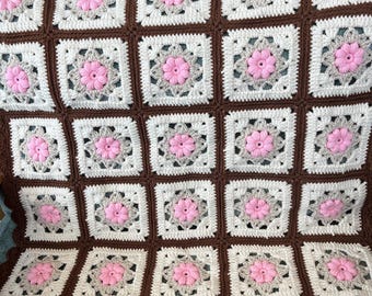 Manta afgana cuadrada de ganchillo hecha a mano estilo abuela, decoración bohemia para el hogar, manta para sofá, manta floral personalizada