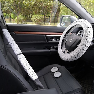 Coprivolante all'uncinetto, Copricintura di sicurezza all'uncinetto a forma di girasole, Set copri poggiatesta per auto, Accessori auto da donna, Coprivolante bianco