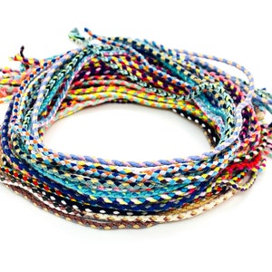 Farbenfrohe Baumwolle Surfer Fußkette oder Armband geflochten Boho Strand Fußkettchen verstellbar wasserdicht Freundschaft Schmuck Geschenk