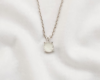 Grått månstenshalsband | Halsband med äkta månstenshänge | Elegant minimalistiskt guld- eller silversmycken | Eteriskt månstenshalsband |