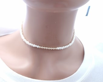 Collier Pearl Choker • Choker minimaliste • Collier de perles délicates • Cadeaux de demoiselles d’honneur • Cadeaux de fête des mères