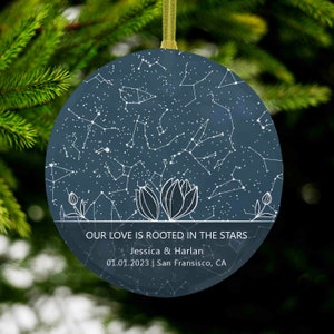 Adorno de mapa estelar personalizado por fecha, adorno de primera Navidad juntos, regalo de boda para recién casados, recuerdo de mapa estelar de Navidad para comprometidos