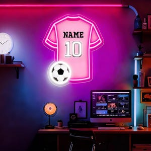 Letrero de neón personalizado con forma de camiseta de fútbol para decoración de pared, letrero LED con nombre para decoración de habitaciones, regalos de fútbol, regalos para adolescentes, regalos de Navidad personalizados