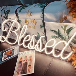 Insegna al neon benedetta Decorazione murale personalizzata, Insegna al neon per matrimonio Regali di nozze, Insegna LED personalizzata Decorazione della stanza, Insegna di luci al neon Regalo personalizzato