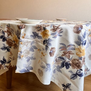 Waterproof Table Cover with Umbrella Opening Waterproof outdoor tablecloth with floral print. Stylish Outdoor Tablecloth with Umbrella Hole.