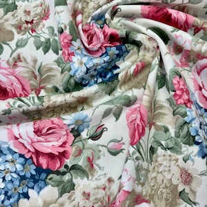 Waterproof tablecloth with floral and plant print. Cottagecore decor.Table setting.This effect retains liquids on the surface.Blue Hydrangea
