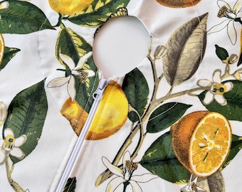Tablecloth with umbrella hole. Table cloth Waterproof outdoor tablecloth with lemons and birds.Teflon retains liquids on the surface. Decor.