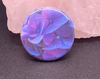 Blaue Hortensie (Petite Button Anstecknadel)