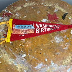 Vintage Souvenir Felt Washington’s Birthplace Pennant .