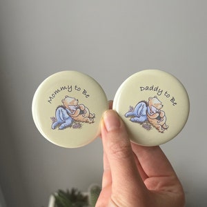 Classic Winnie the Pooh Mommy to Be Baby Shower Pin, Daddy to be Badge, Gender Reveal, Beige Buttons, Party Gift Favors
