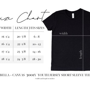 Puede incluir: Tabla de tallas para la camiseta de manga corta de jersey para j&oacute;venes Bella + Canvas 3001Y. La tabla muestra las tallas YS, YM, YL y YXL con las medidas de ancho y largo correspondientes en pulgadas.