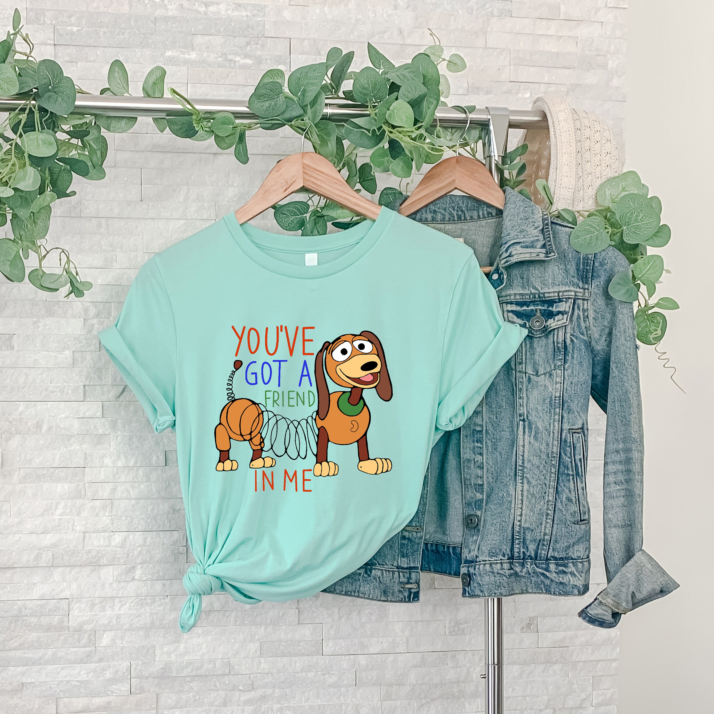 スリンキー・ドッグ・シャツ：トイ・ストーリーのキャラクターTシャツ