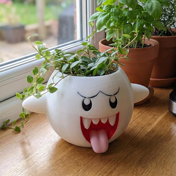 Mario Boo Plant Pot with drainage, Glows in the dark, Super Mario Ghost Planter, Gaming Room Decor, Desk Plant Holder, Gamer Gift for Him