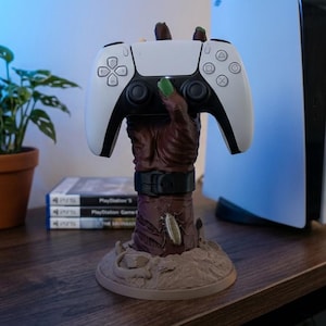 Zombie Hand Controller Holder, Gamer Gift, PS5 Xbox Switch Controller Stand, Horror Gaming Desk Decor
