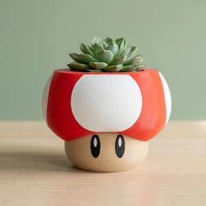 Mario mushroom planter with drainage holes - Gaming room decor