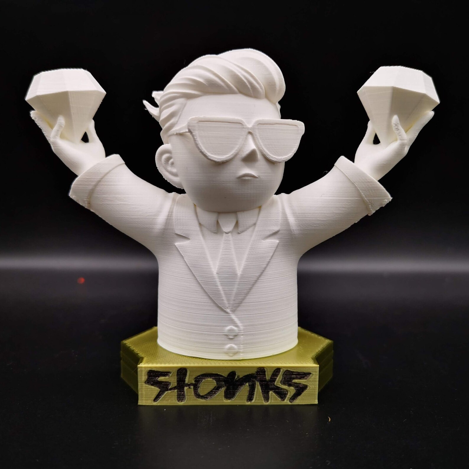 Diamond hands WSB Wallstreetbets Reddit Mascot / stonks