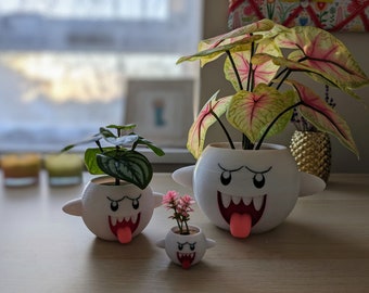 King Boo planter with plant, Super Mario theme pot, gaming room, desk decor