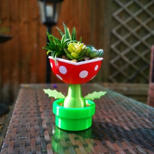 Mario Petey Piranha planter with drainage - Various sizes / Super Mario theme plant pot / Gaming room decor / succulent / cactus holder