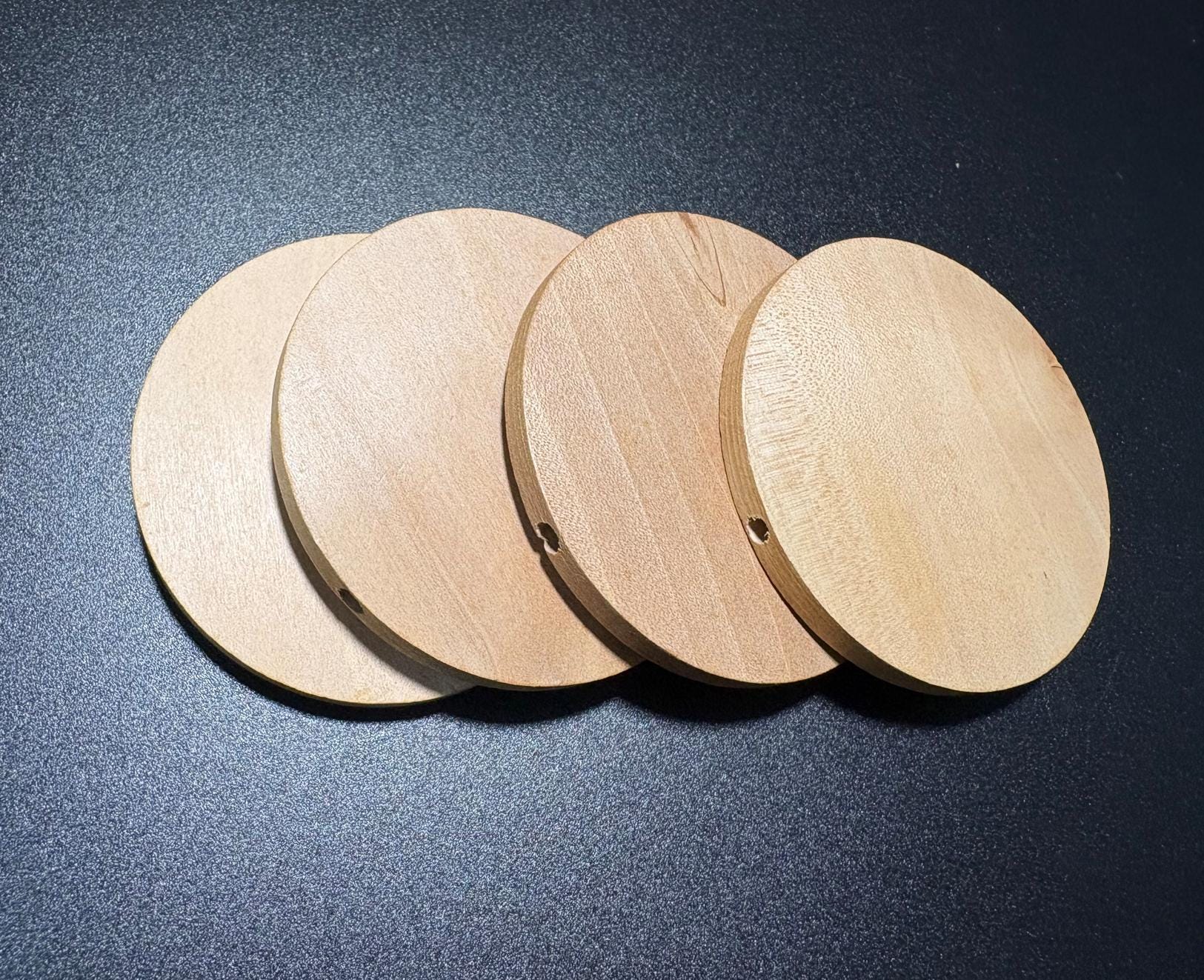 50 Stück 3cm Holzkreise Mit Löchern + 50 Ringe - Leere Anhänger Zum Bemalen & Basteln