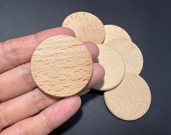 12 szt. 37 mm (1 2/5") płaskie naturalne drewniane kółka z buku, drewniane krążki, monety, drewniane krążki - bez otworu, bez lakieru *W1015