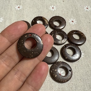 20 st 22 mm ihåliga kokosnötsskalscirklar för hängsmycke kokosnöt (NW046)