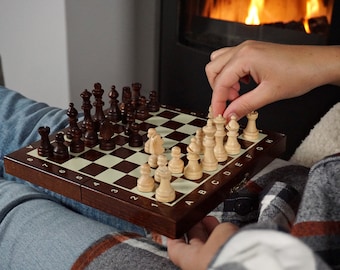 Gepersonaliseerde magnetische houten schaakset: 8" draagbaar reisbord