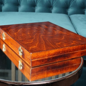 Houten schaakstukkenset met opbergkoffer. Staunton-schaakstukken nr. 5. Expressverzending. Gratis personalisatie