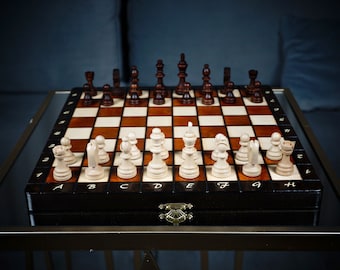 Gepersonaliseerde magnetische houten schaakset: handgemaakt opvouwbaar reisspel