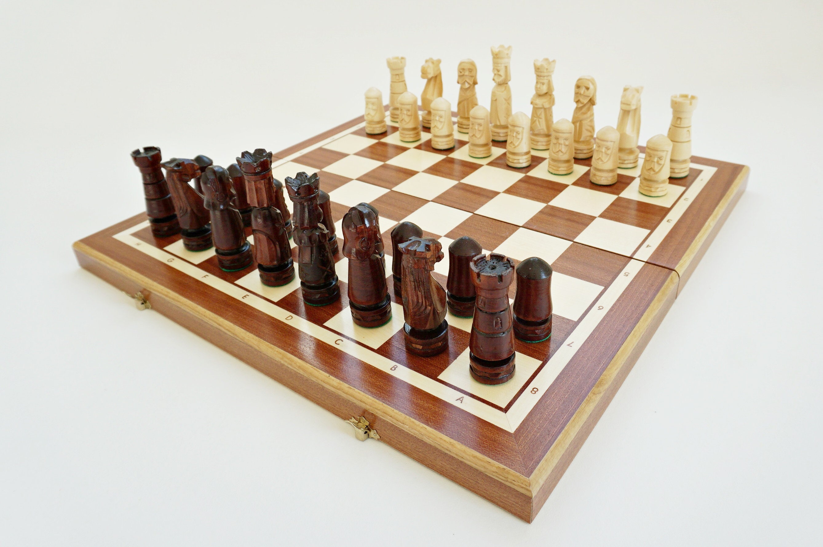 Handcrafted wooden chess set - Noblie - luxury gift store