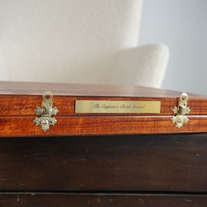 Houten schaakstukkenset met opbergkoffer. Staunton-schaakstukken nr. 5. Expressverzending. Gratis personalisatie