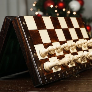Juego de ajedrez magnético de madera personalizado de 11" (28 cm), juego de ajedrez de viaje, envío exprés gratuito, regalo de Navidad perfecto