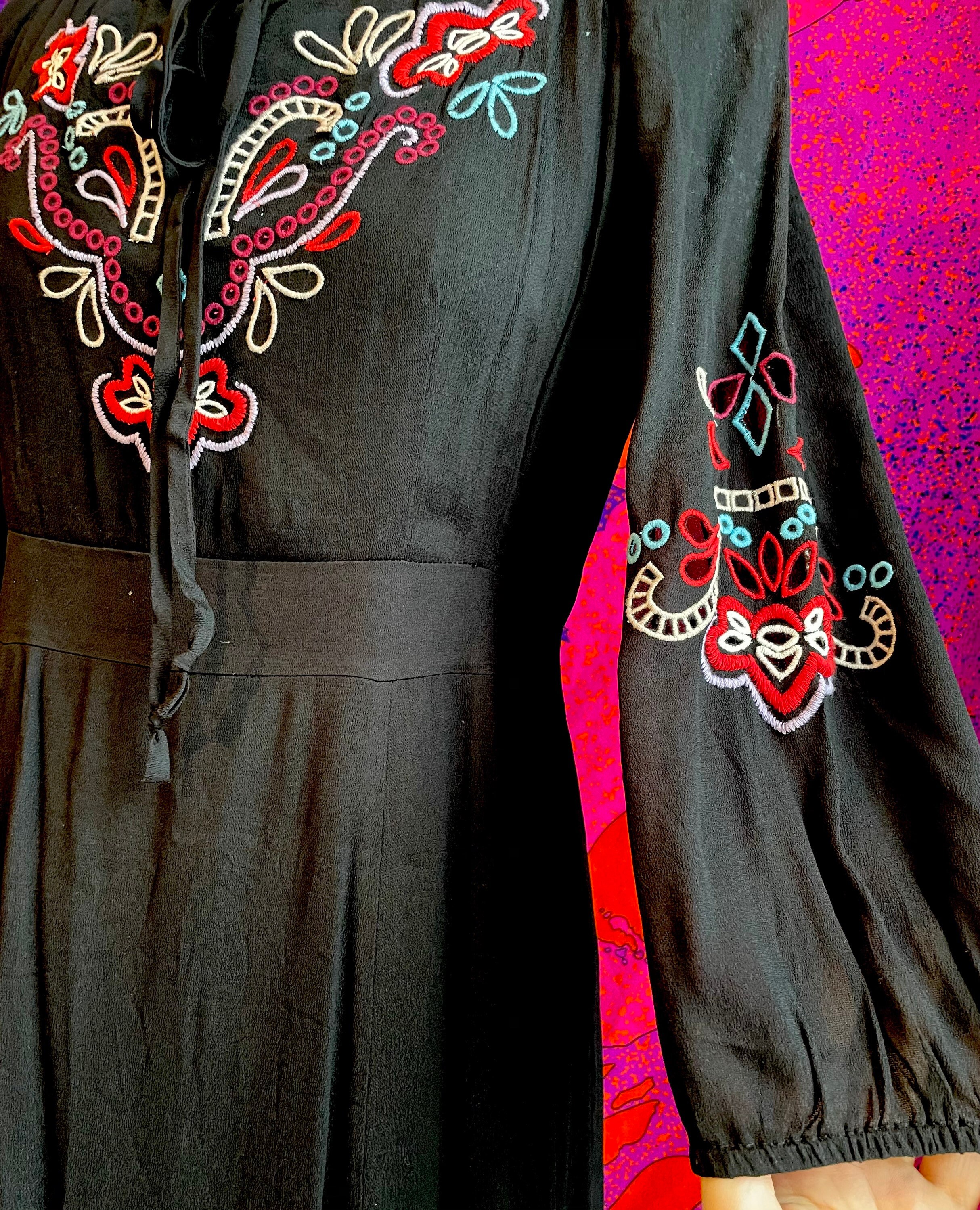Simple shop embroidery dresses